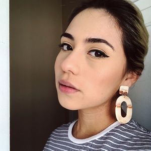 Meet Ur Seller!! 💖